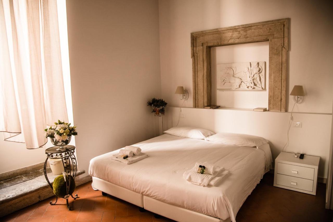 Flowers Apartments Rome Bilik gambar