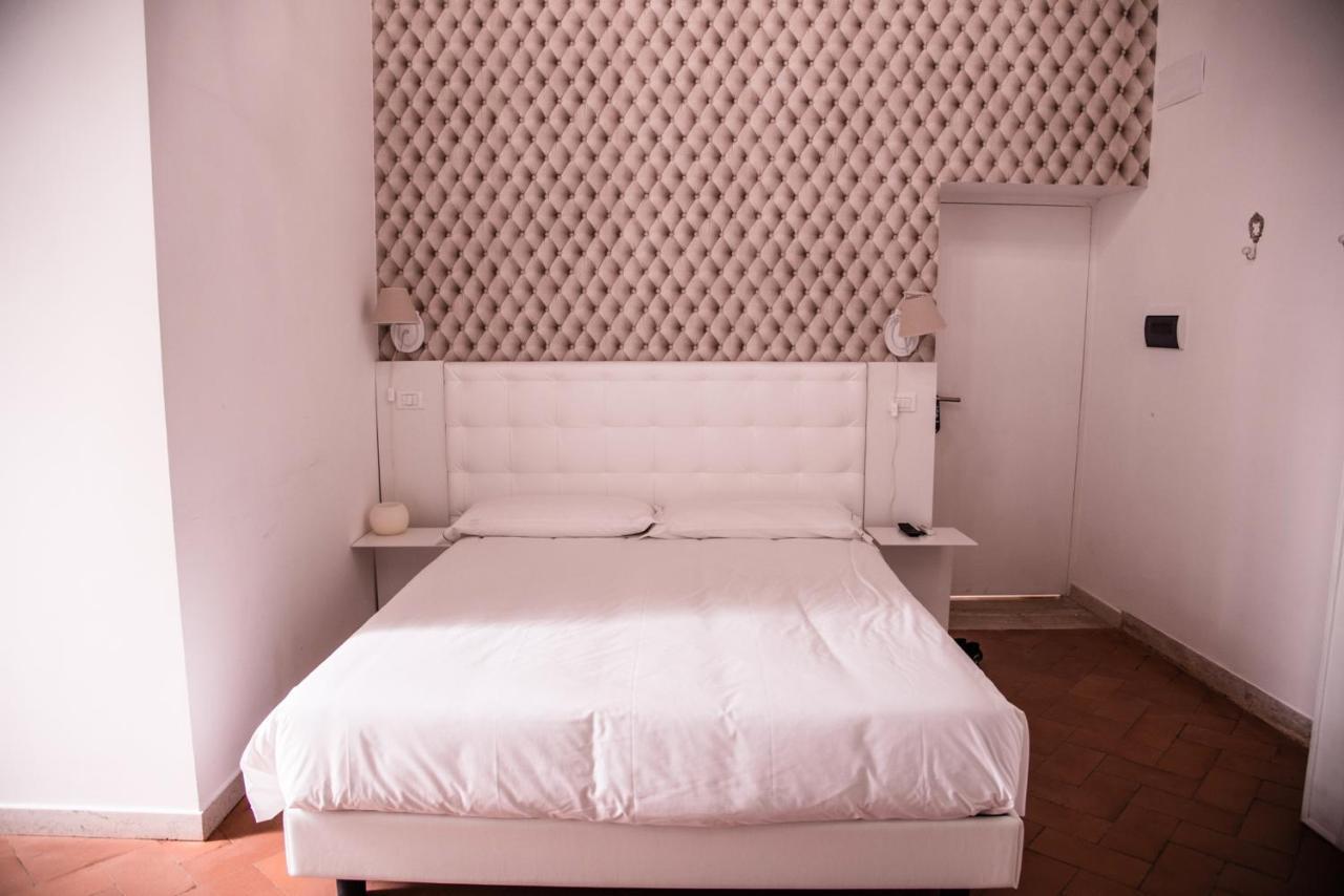 Flowers Apartments Rome Bilik gambar